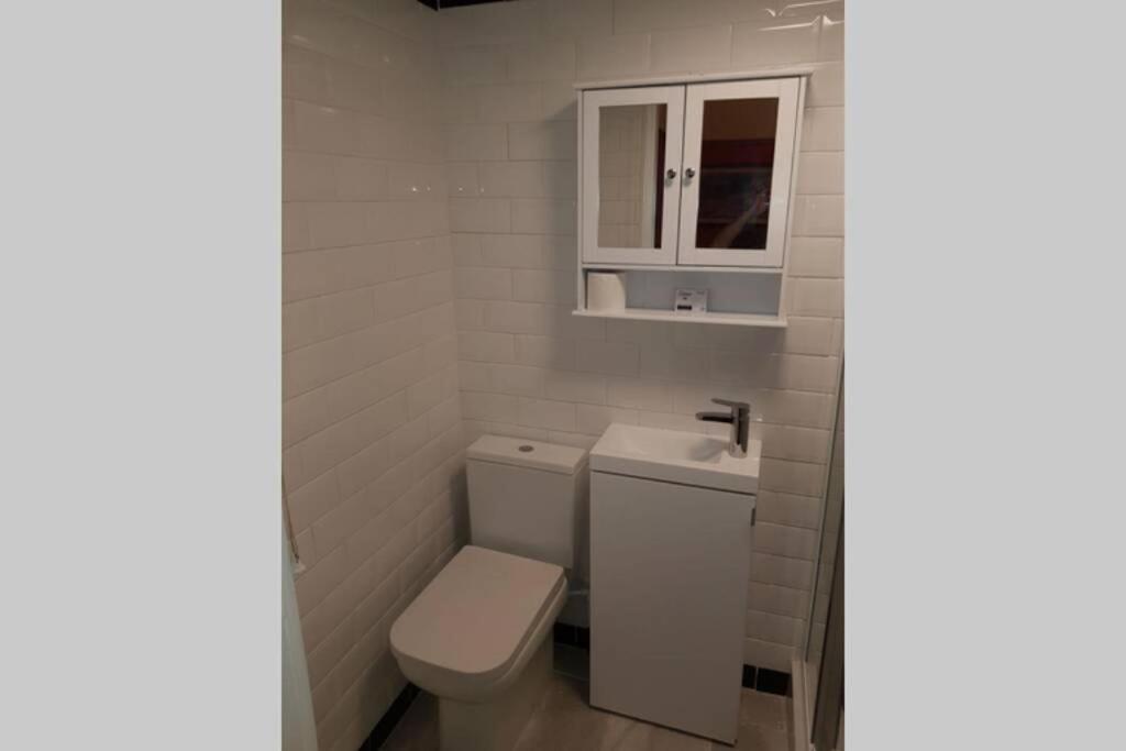 Snug - Fountain Bank Apartment Хелънсбърг Екстериор снимка